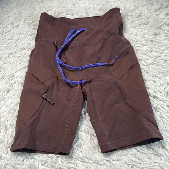 Lululemon Cargo Super-High-Rise Hiking Short 8" Dark Oxide - Picture 1 of 5